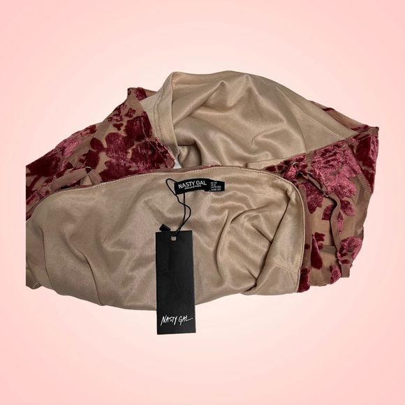 NWT NastyGal Burnout Crushed Velvet Rose print Cami - Picture 3 of 3